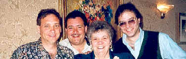 MomAndFavoriteSons.jpg (81170 bytes)